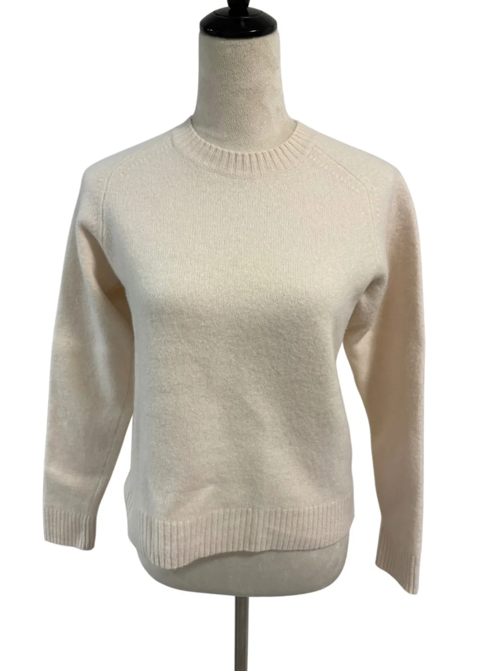 Uniqlo Crewneck Cream Wool Sweater - Picture 2 of 12
